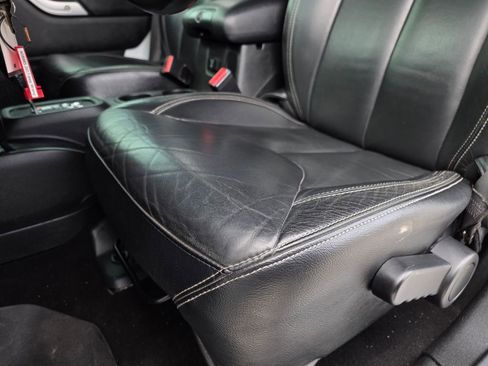 Used 2017 Jeep Wrangler Unlimited Sahara w/ Connectivity Group image 21