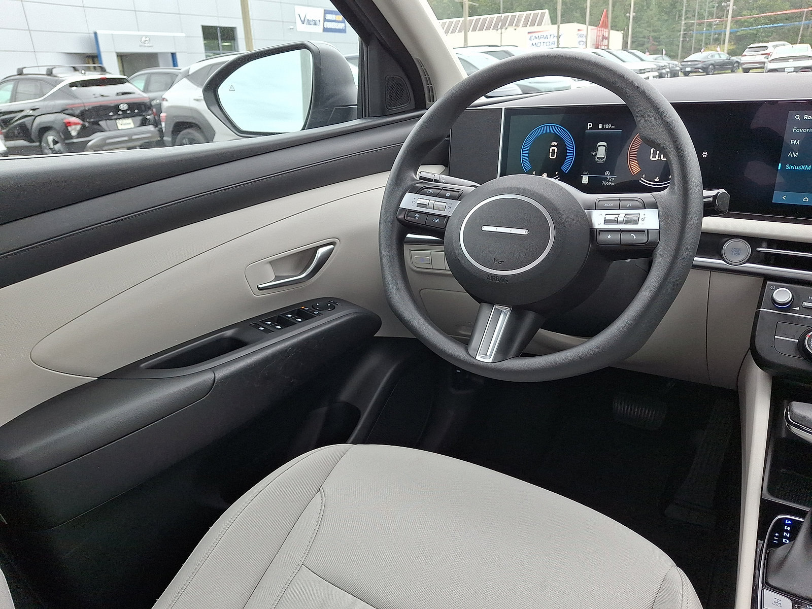 Used 2025 Hyundai Tucson SE AWD/4WD image 6