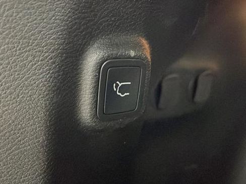 Used 2021 Jeep Cherokee Limited AWD/4WD image 32