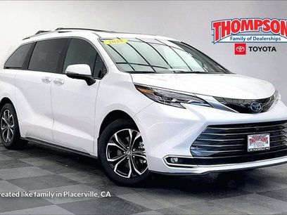 Used 2025 Toyota Sienna Platinum