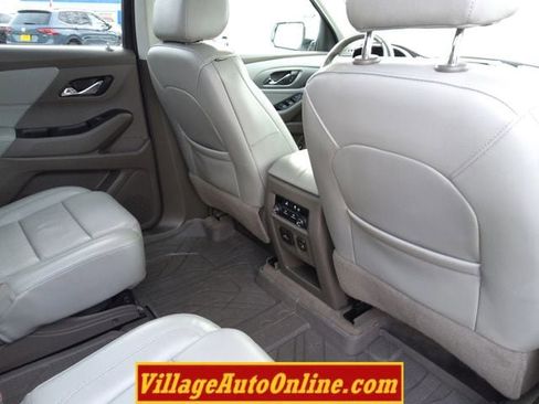 Used 2019 Chevrolet Traverse LT w/ LT Premium Package image 36