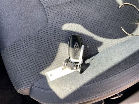 Used 2023 Hyundai Santa Fe SEL AWD/4WD image 14