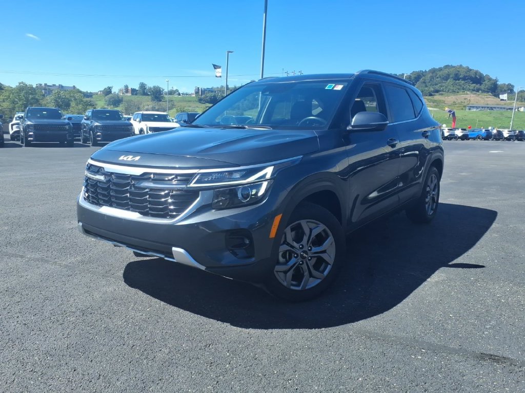 Used 2024 Kia Seltos S AWD/4WD image 3