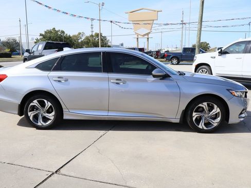 Used 2019 Honda Accord EX image 9