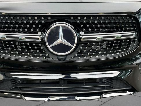 Used 2022 Mercedes-Benz GLB 250 image 31