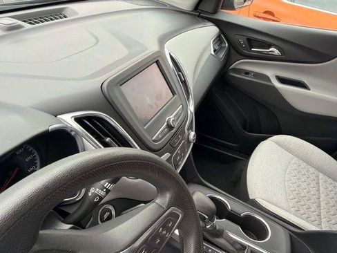 Used 2022 Chevrolet Equinox LS AWD/4WD image 11
