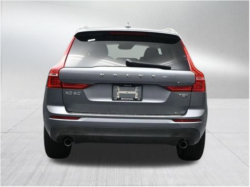 Used 2019 Volvo XC60 T8 Momentum w/ Premium Package AWD/4WD image 4