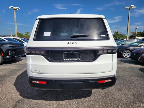 New 2026 Jeep Grand Wagoneer L Limited AWD/4WD image 7