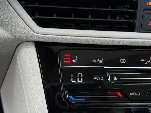 New 2026 Volkswagen Jetta SE FWD image 30