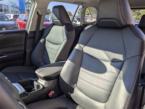 Used 2023 Toyota RAV4 XLE Premium image 28