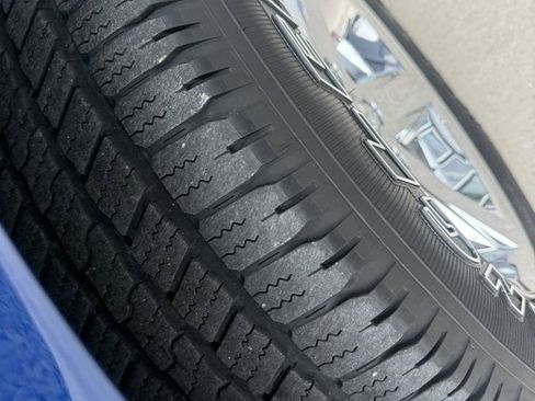 Used 2017 RAM 1500 Express AWD/4WD image 11