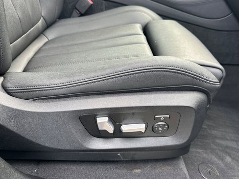 Used 2022 BMW X5 xDrive40i w/ Parking Assistance Package image 23