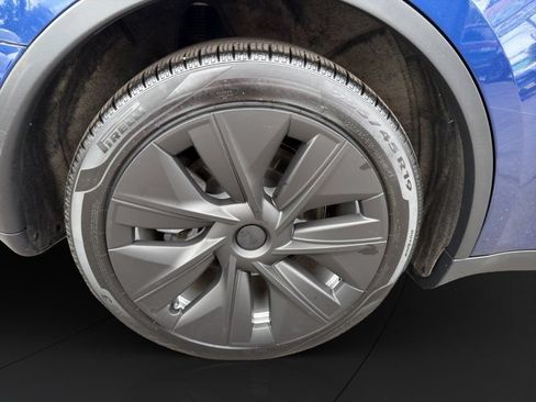Used 2021 Tesla Model Y Long Range AWD/4WD image 23