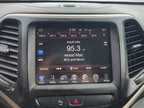 Used 2016 Jeep Cherokee Latitude w/ Comfort/Convenience Group image 19