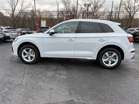 Used 2023 Audi Q5 2.0T Premium w/ Convenience Package image 4