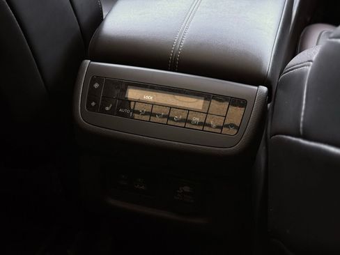 Used 2022 Nissan Pathfinder Platinum w/ Lighting Package (N93) AWD/4WD image 32