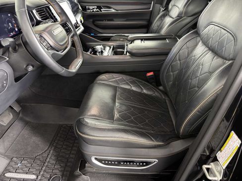 Used 2024 Jeep Grand Wagoneer L Series III w/ Rear Seat Video Group 1 AWD/4WD image 8