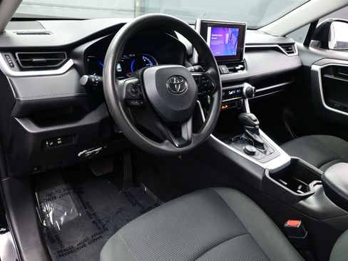 Used 2024 Toyota RAV4 LE image 12