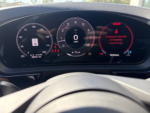 Used 2025 Porsche Cayenne S AWD/4WD image 21