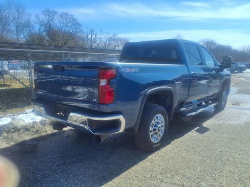 Used 2025 Chevrolet Silverado 2500 LT w/ Convenience Package image 3