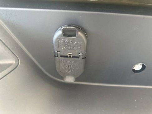 New 2025 Jeep Gladiator Sport image 13