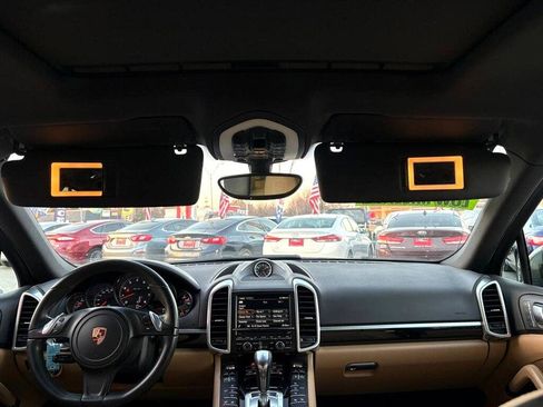 Used 2014 Porsche Cayenne AWD 4dr Manual image 43