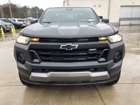 Used 2024 Chevrolet Colorado Trail Boss w/ Advanced Trailering Package image 2