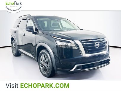 Used 2024 Nissan Pathfinder SV