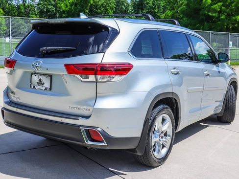 Used 2017 Toyota Highlander Limited AWD/4WD image 21