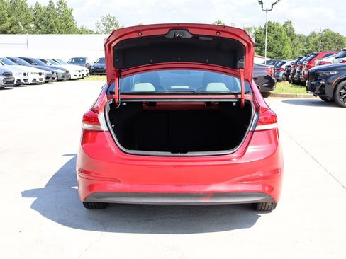 Used 2017 Hyundai Elantra SE FWD image 34
