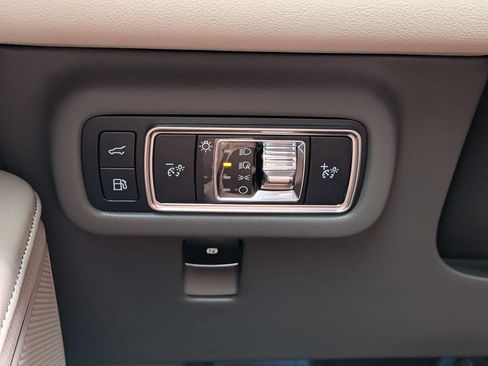 Used 2024 Lincoln Nautilus Premier AWD/4WD image 33