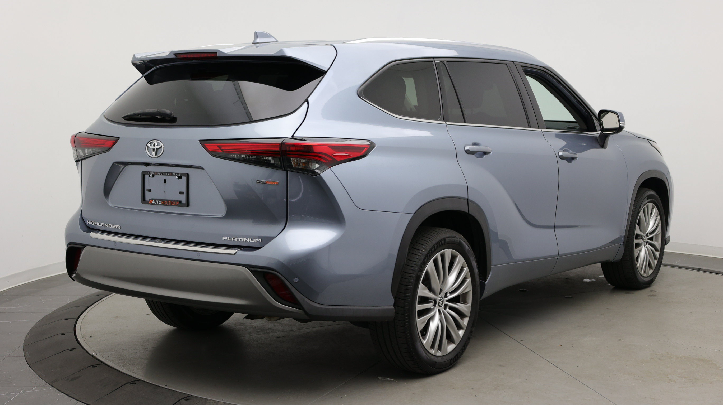 Used 2022 Toyota Highlander Platinum FWD image 8