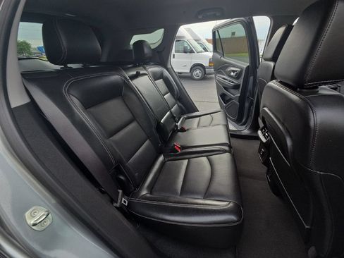 Used 2023 GMC Terrain SLT AWD/4WD image 31