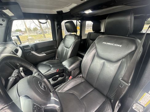 Used 2017 Jeep Wrangler Unlimited Rubicon image 10