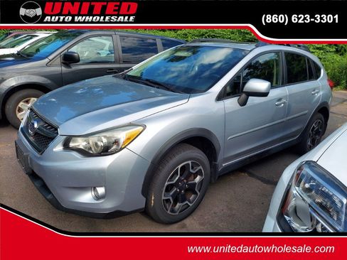 Used 2014 Subaru Crosstrek 2.0i Premium w/ Moonroof Package AWD/4WD image 1