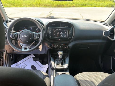 Used 2022 Kia Soul LX FWD image 31