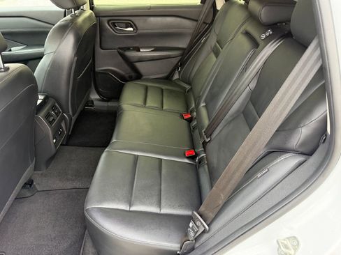 Certified 2025 Nissan Rogue SL w/ SL Premium Package image 30