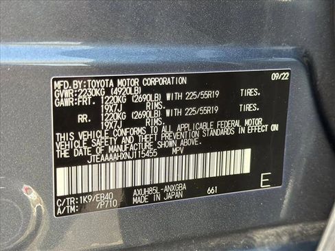 Used 2022 Toyota Venza XLE image 27