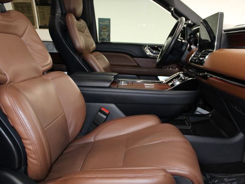 Used 2024 Lincoln Navigator L Reserve AWD/4WD image 31