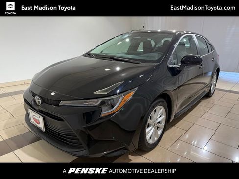 Certified 2024 Toyota Corolla LE image 1
