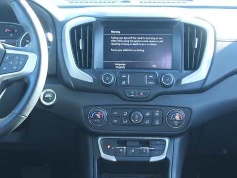 Certified 2024 GMC Terrain SLT image 16