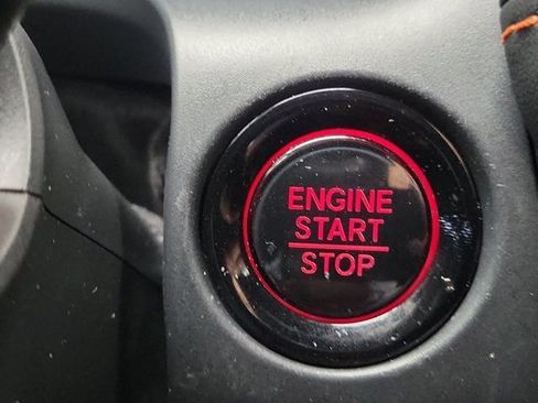 Certified 2025 Honda HR-V Sport image 30