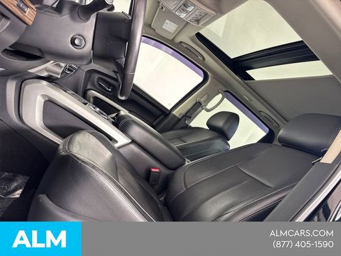 Used 2021 Nissan Titan SL w/ Moonroof Package AWD/4WD image 36