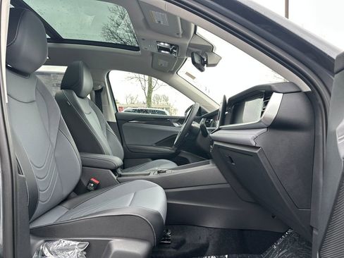 New 2026 Volkswagen Tiguan SE image 15