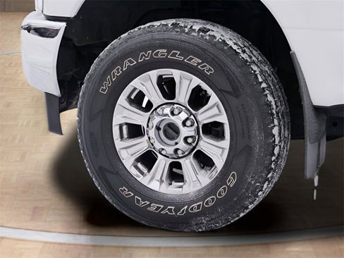 Used 2019 Ford F350 Lariat w/ Chrome Package image 9