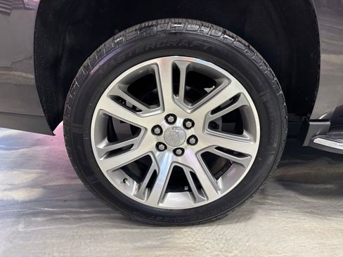 Used 2016 Cadillac Escalade Luxury image 30