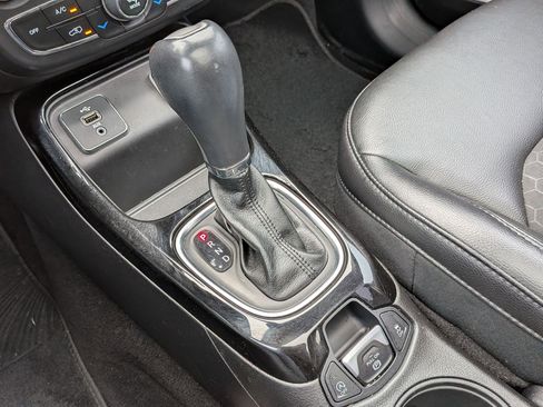 Used 2018 Jeep Compass Latitude w/ Popular Equipment Group FWD image 26