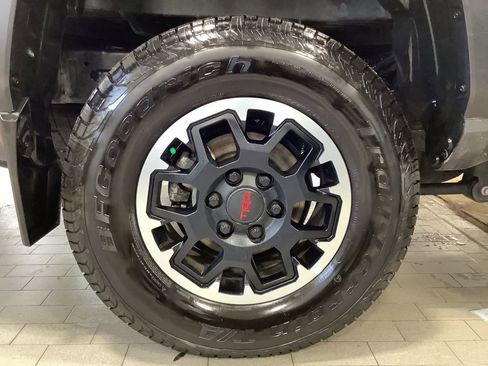 Used 2024 Toyota Tacoma TRD Off-Road image 27