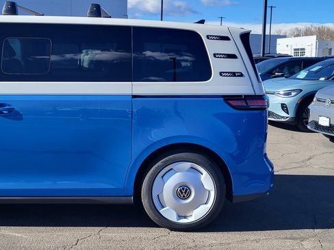 New 2025 Volkswagen ID. Buzz 1st Edition image 4