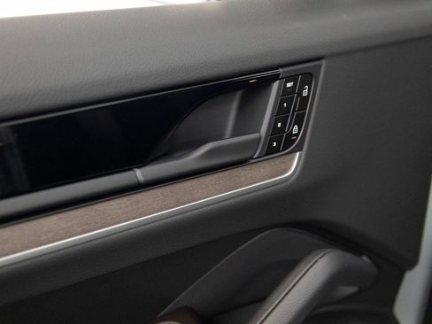 New 2026 Porsche Cayenne image 19